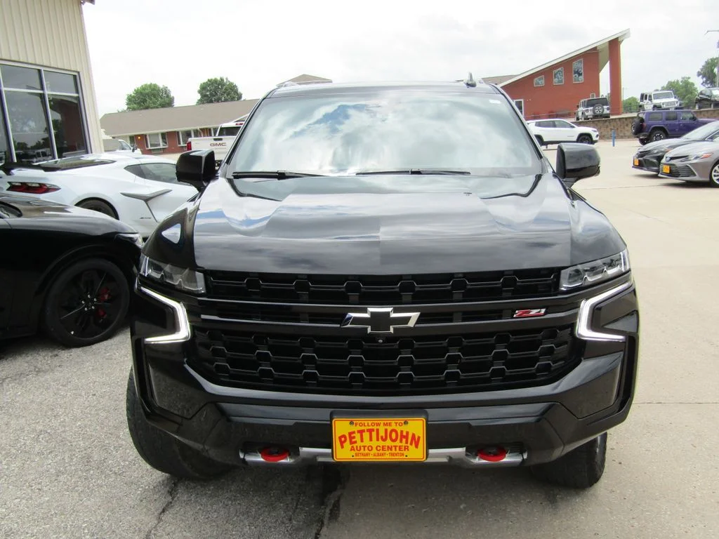 Used 2023 Black Chevrolet Z71 image 13