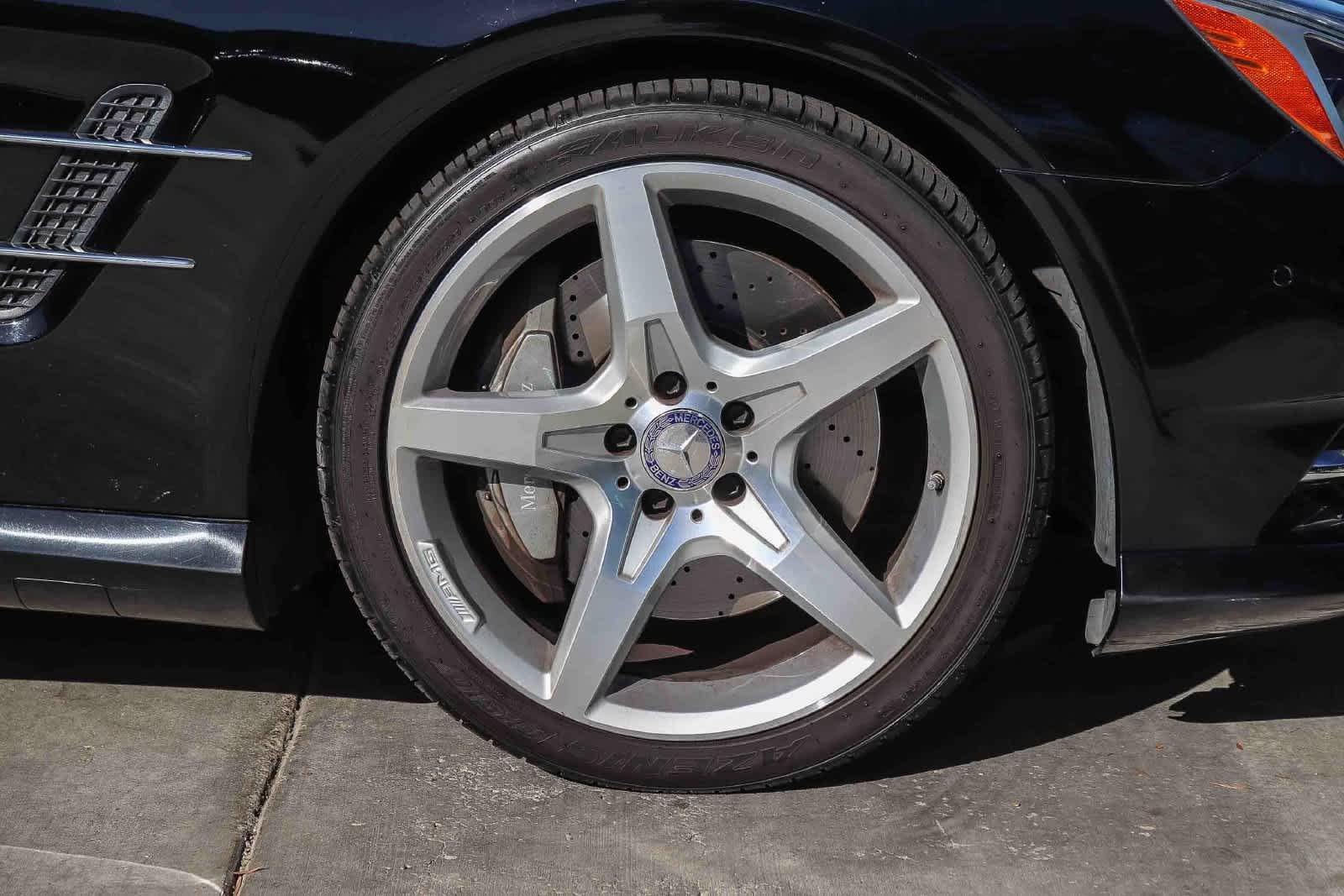 Used 2013 Black Mercedes-Benz SL 550 image 9