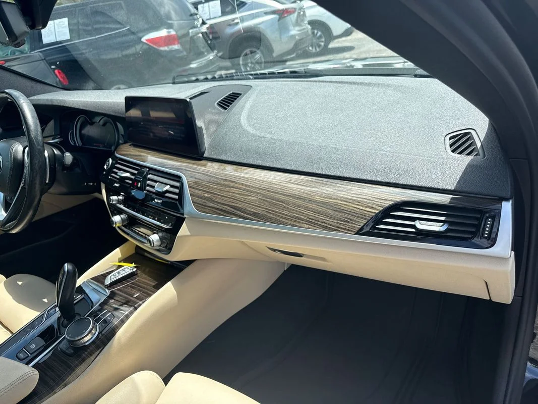 Used 2019 Black BMW xDrive image 18