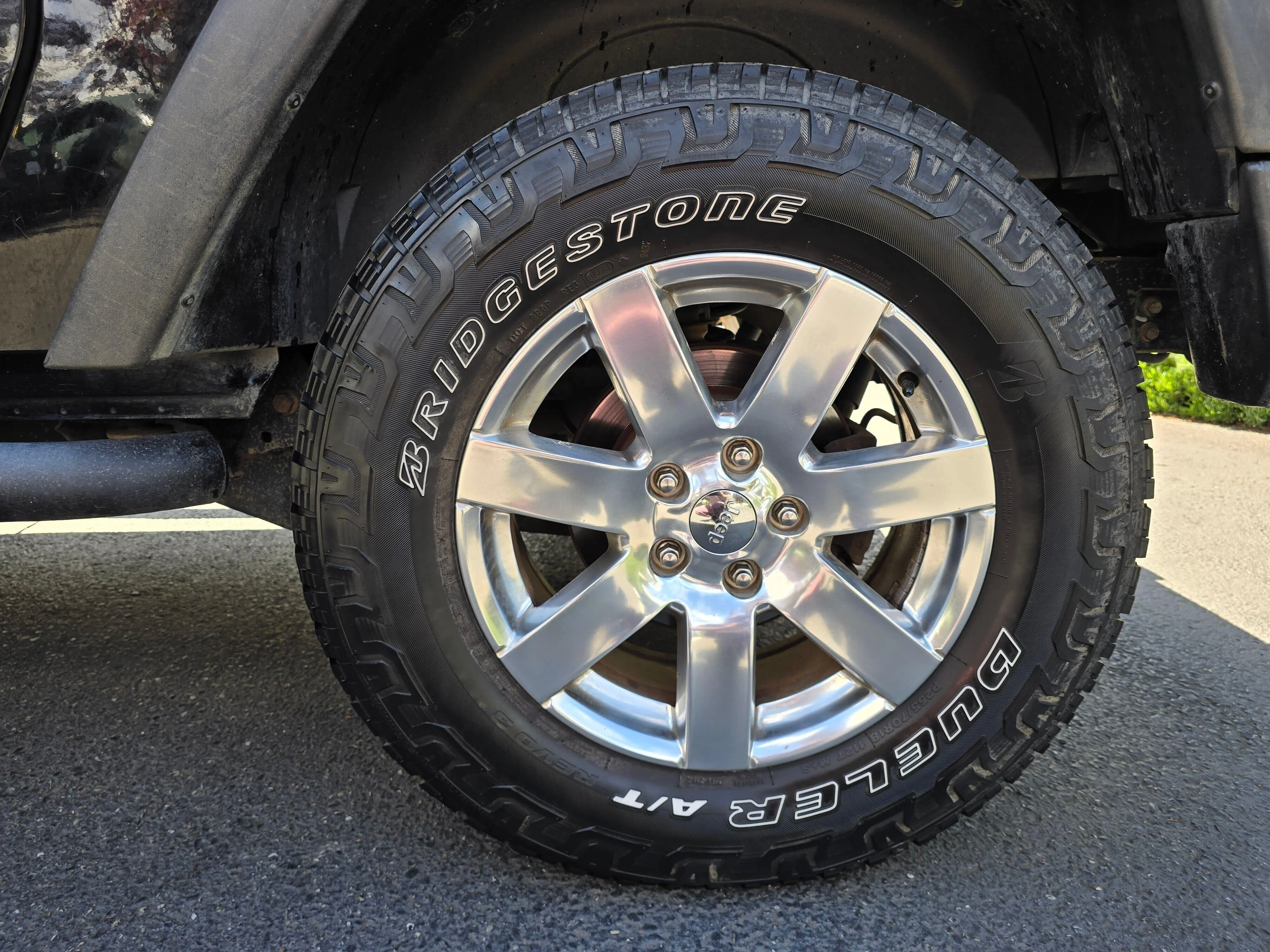 Used 2018 Black Clearcoat Jeep Sport image 6