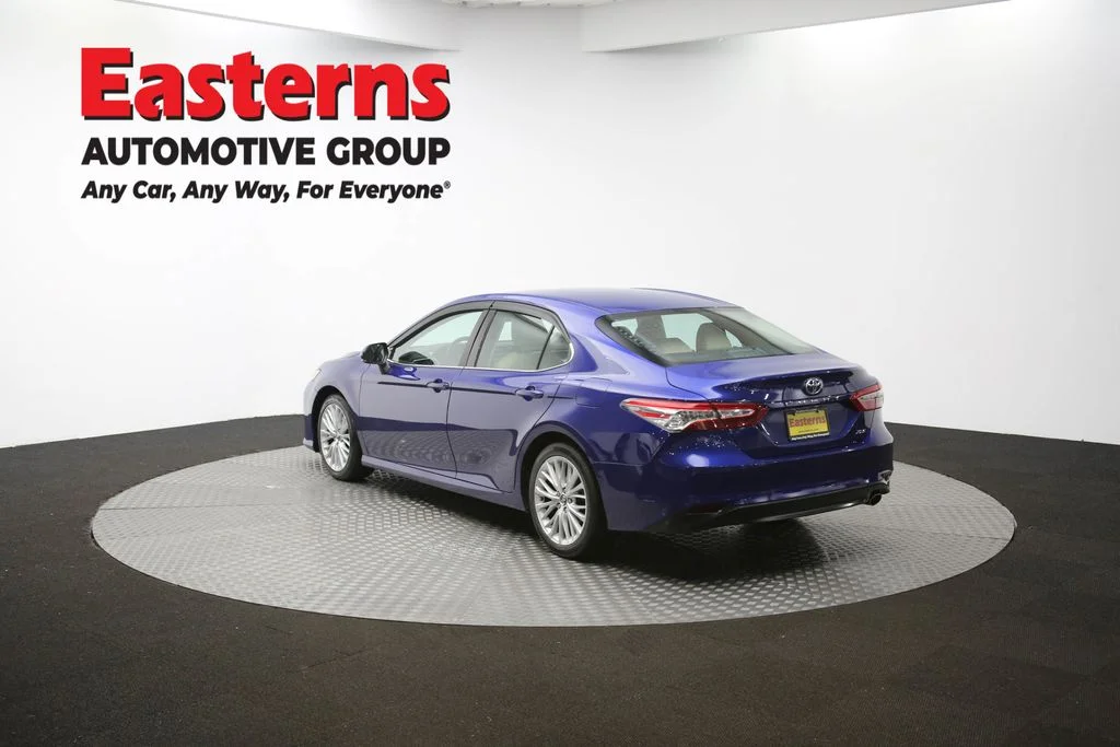 Used 2018 Blue Toyota XLE image 61