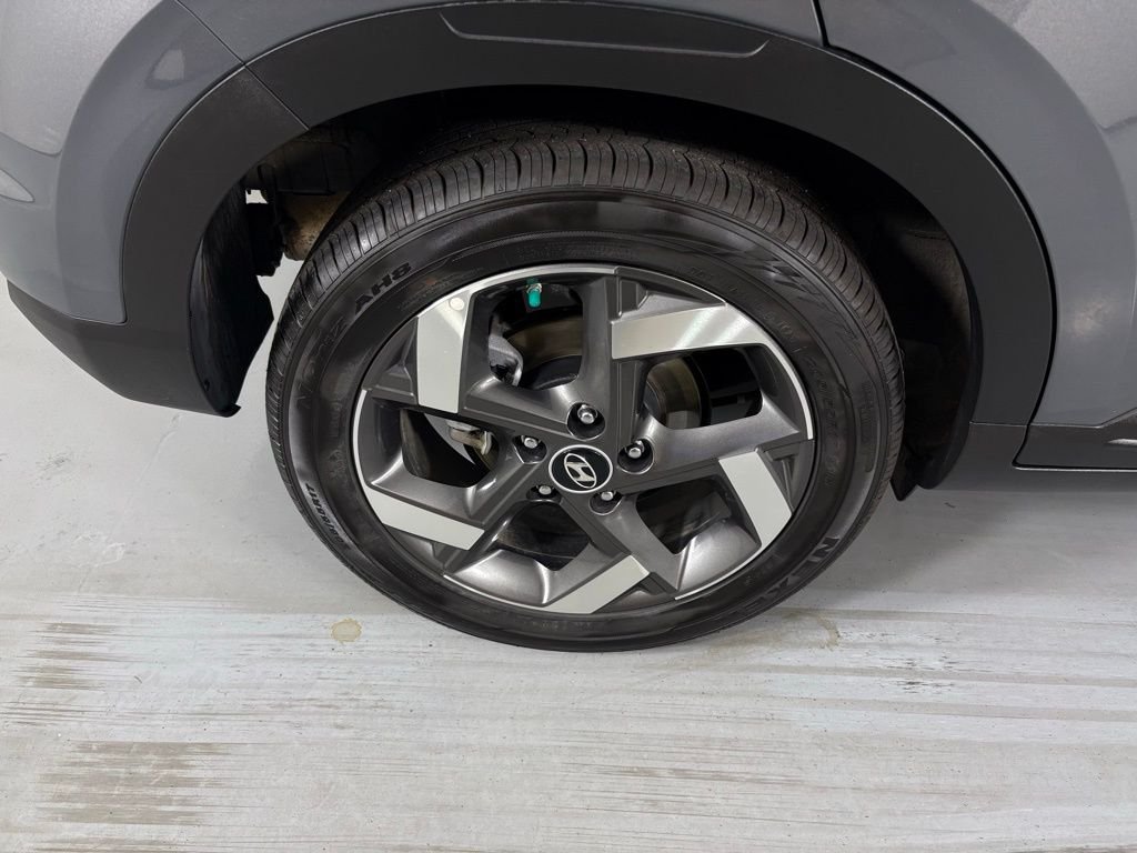 Used 2025 Gray Hyundai SEL image 10