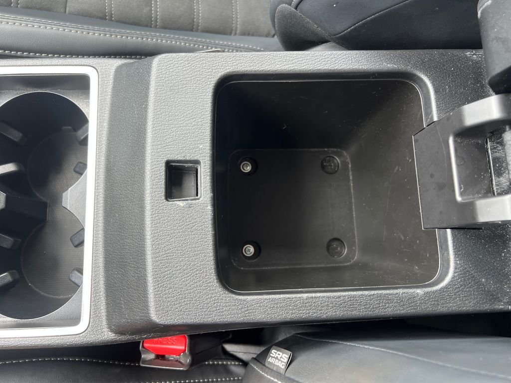 Used 2024  Mitsubishi SE image 28