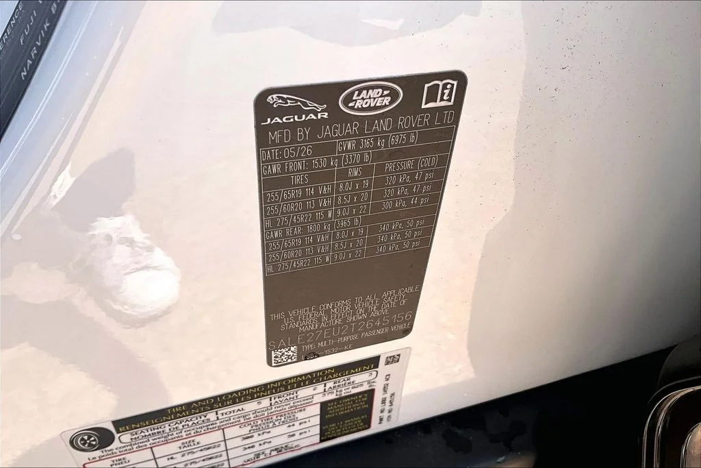 New 2026 White Land Rover X-Dynamic SE image 13