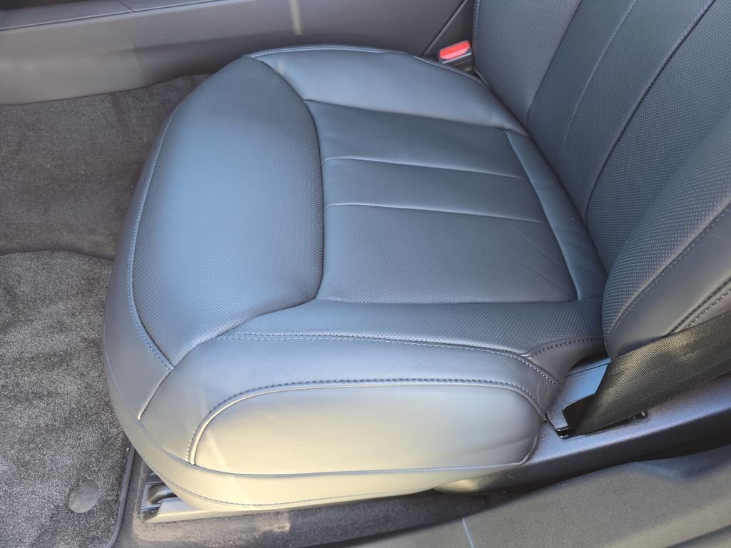New 2026 Santorini Black LAND ROVER Dynamic SE image 30