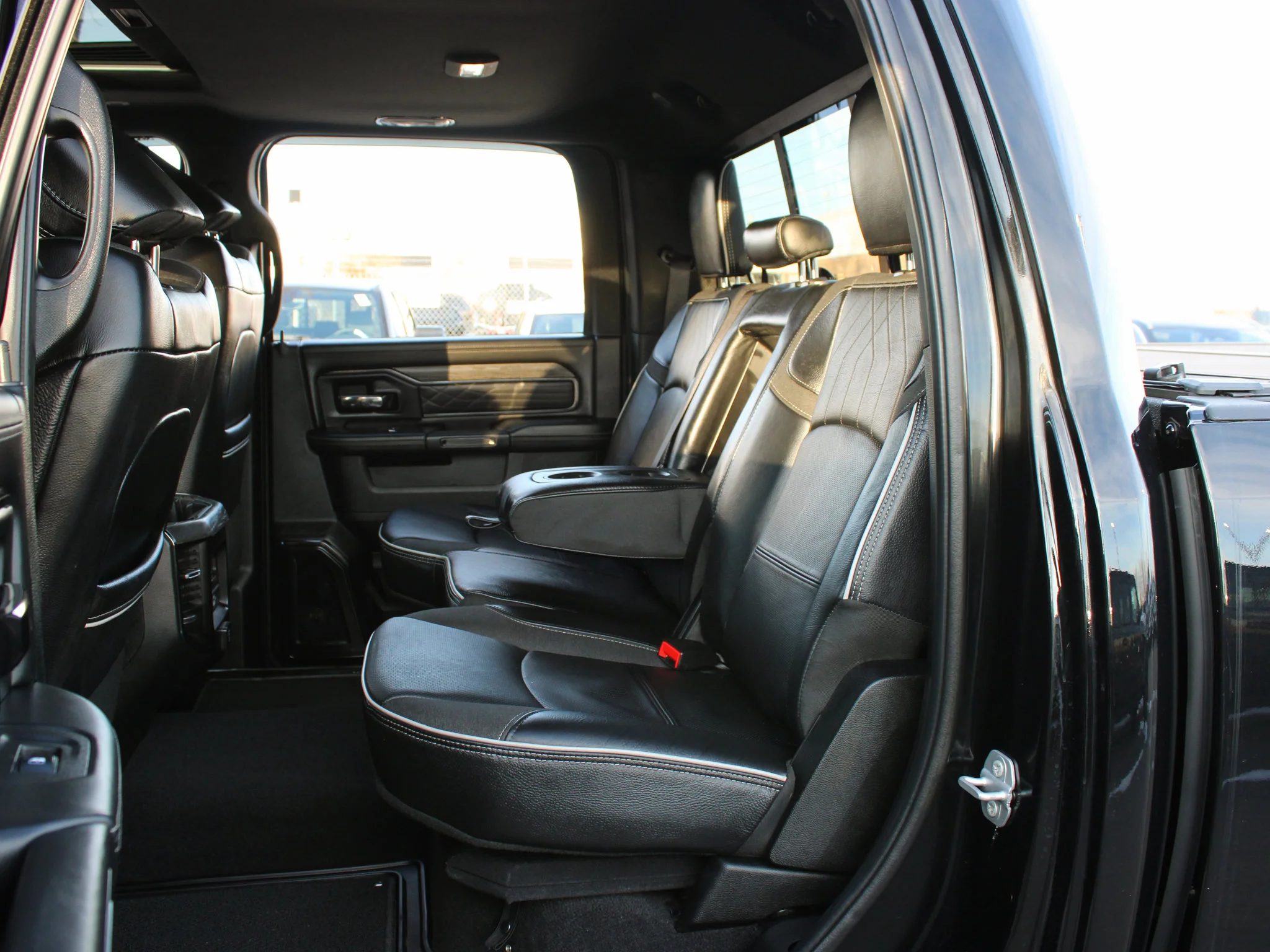 Certified Used 2025 Black RAM Limited * No Accidents | Cummins Diesel | Night Edition | 5th Wheel & Gooseneck | Apple CarPlay image 19