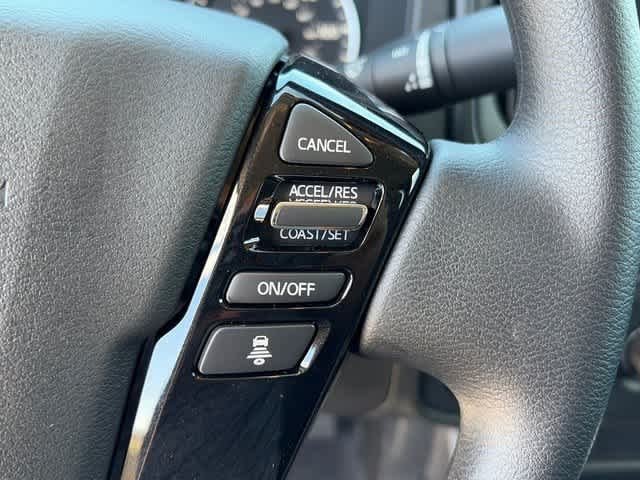 New 2027 Glacier White Nissan King Cab® S image 20