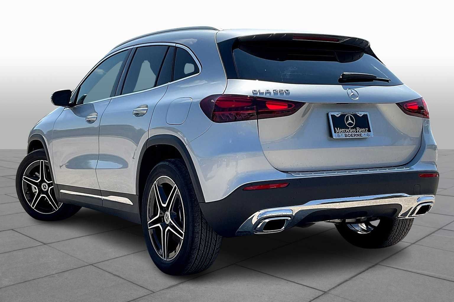 Used 2026 Cirrus Silver Metallic Mercedes-Benz GLA 250 image 3