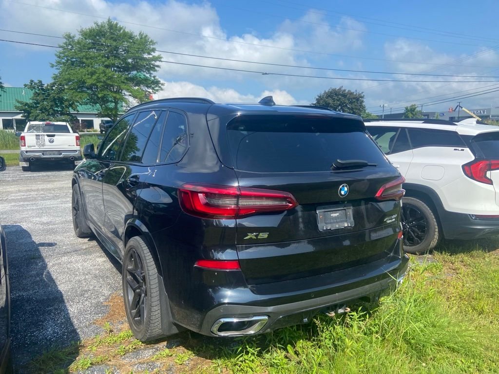 Used 2019 Black Sapphire Metallic BMW xDrive50i image 4