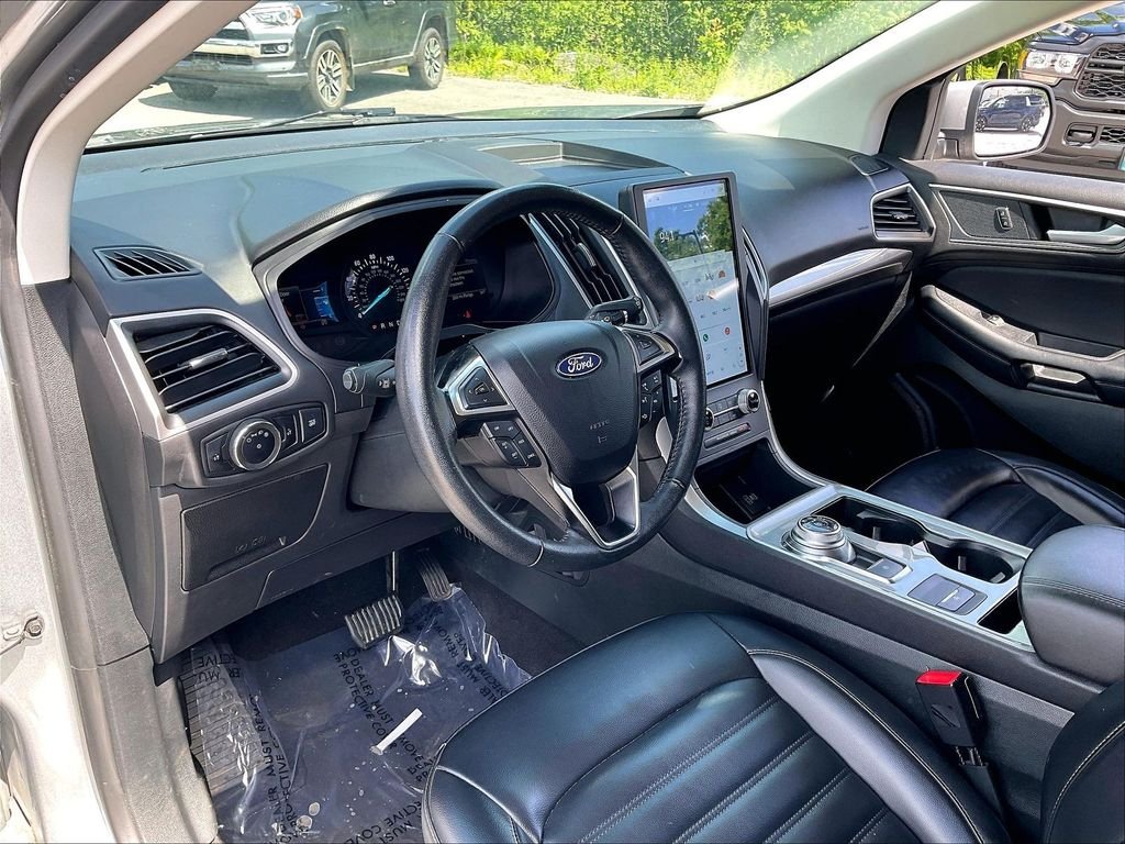 Used 2024 Iconic Silver Metallic Ford SEL image 8