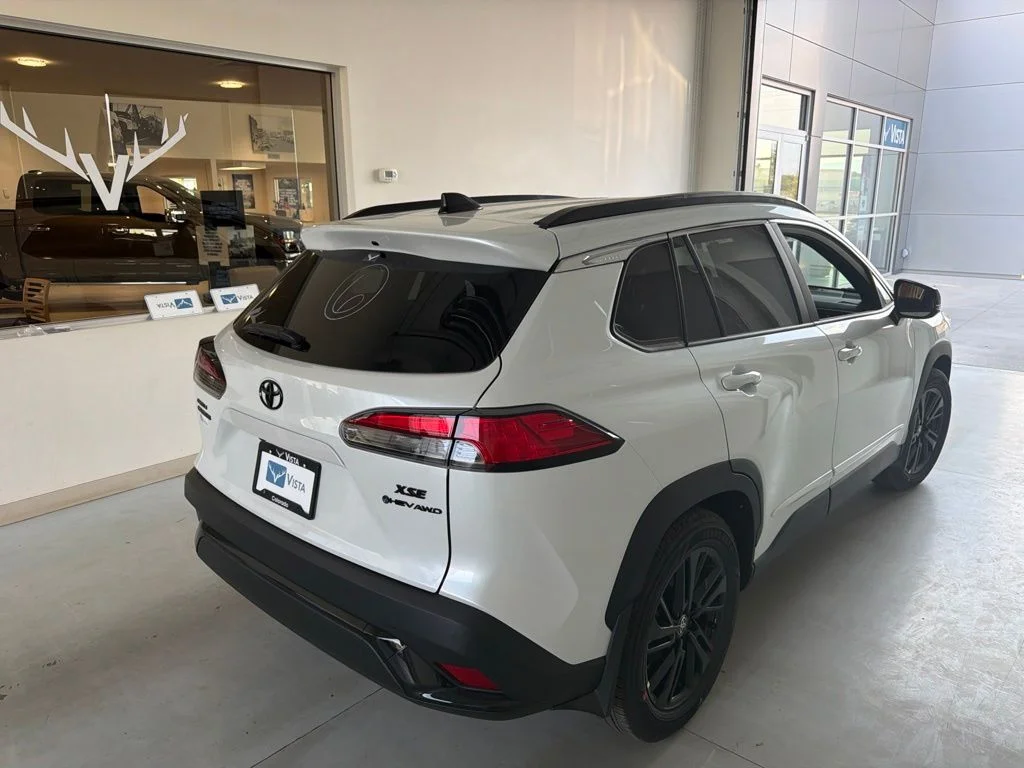 New 2026 Wind Chill Pearl <sup>1</sup> Toyota  XSE image 2