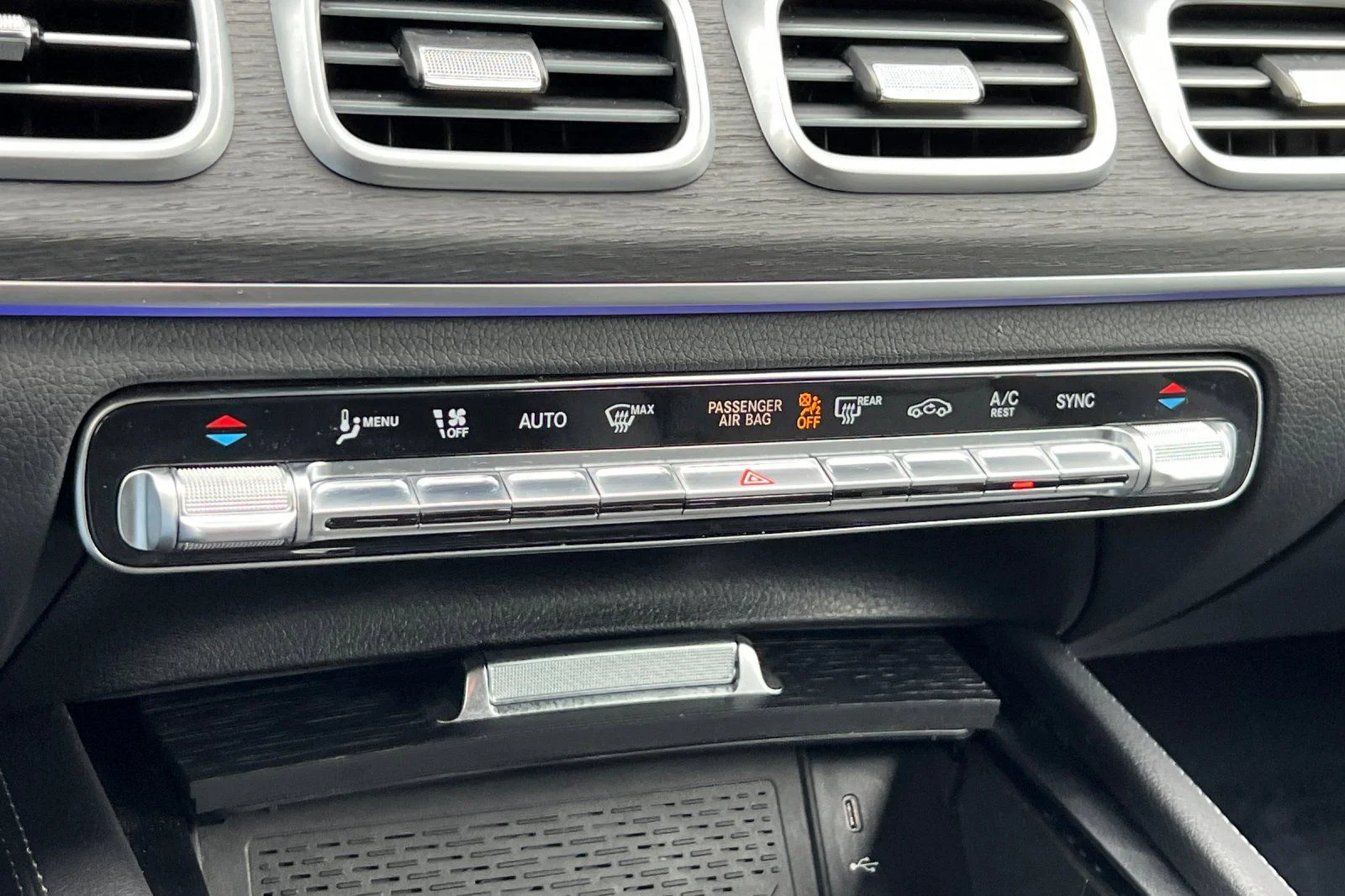 Used 2025 White Mercedes-Benz GLS 450 image 26