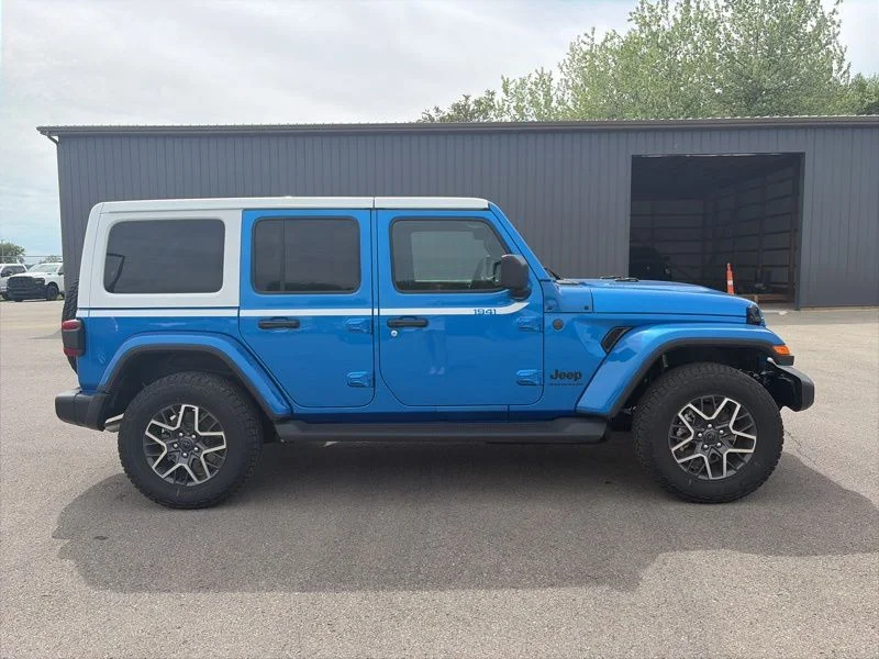 New 2026 Hydro Blue Pearl-Coat Exterior Paint Jeep Sahara image 2