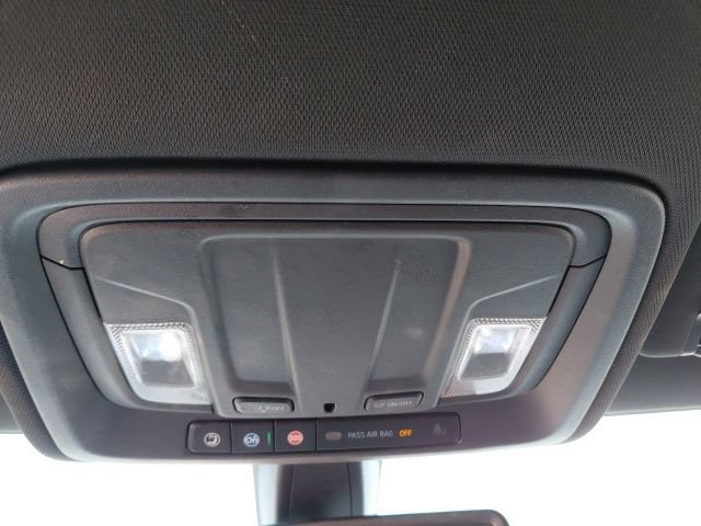 Used 2021 SUMMIT WHITE GMC AT4 image 24