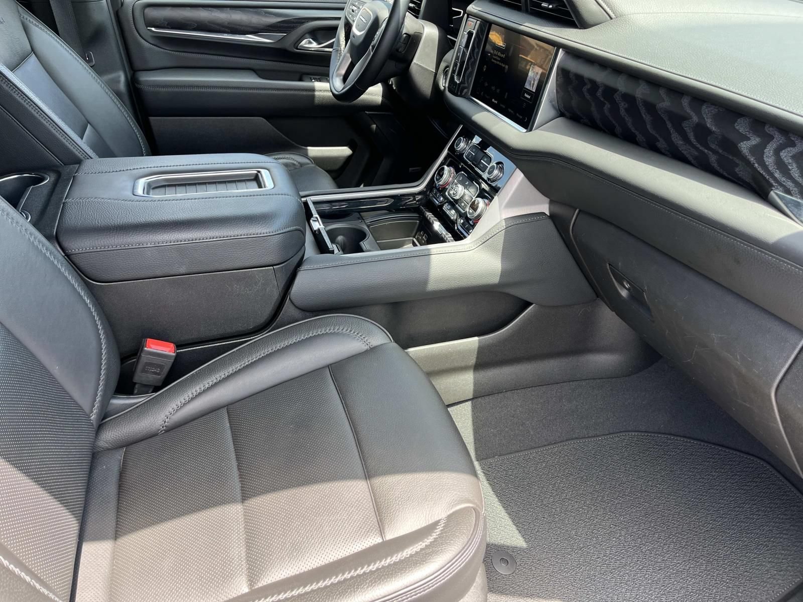 Used 2024 Onyx Black GMC Denali image 25