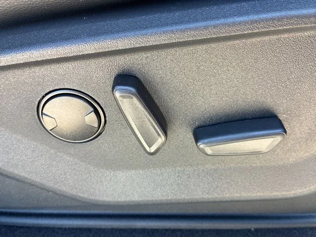 New 2026 Iconic Silver Metallic Ford Lariat® image 35