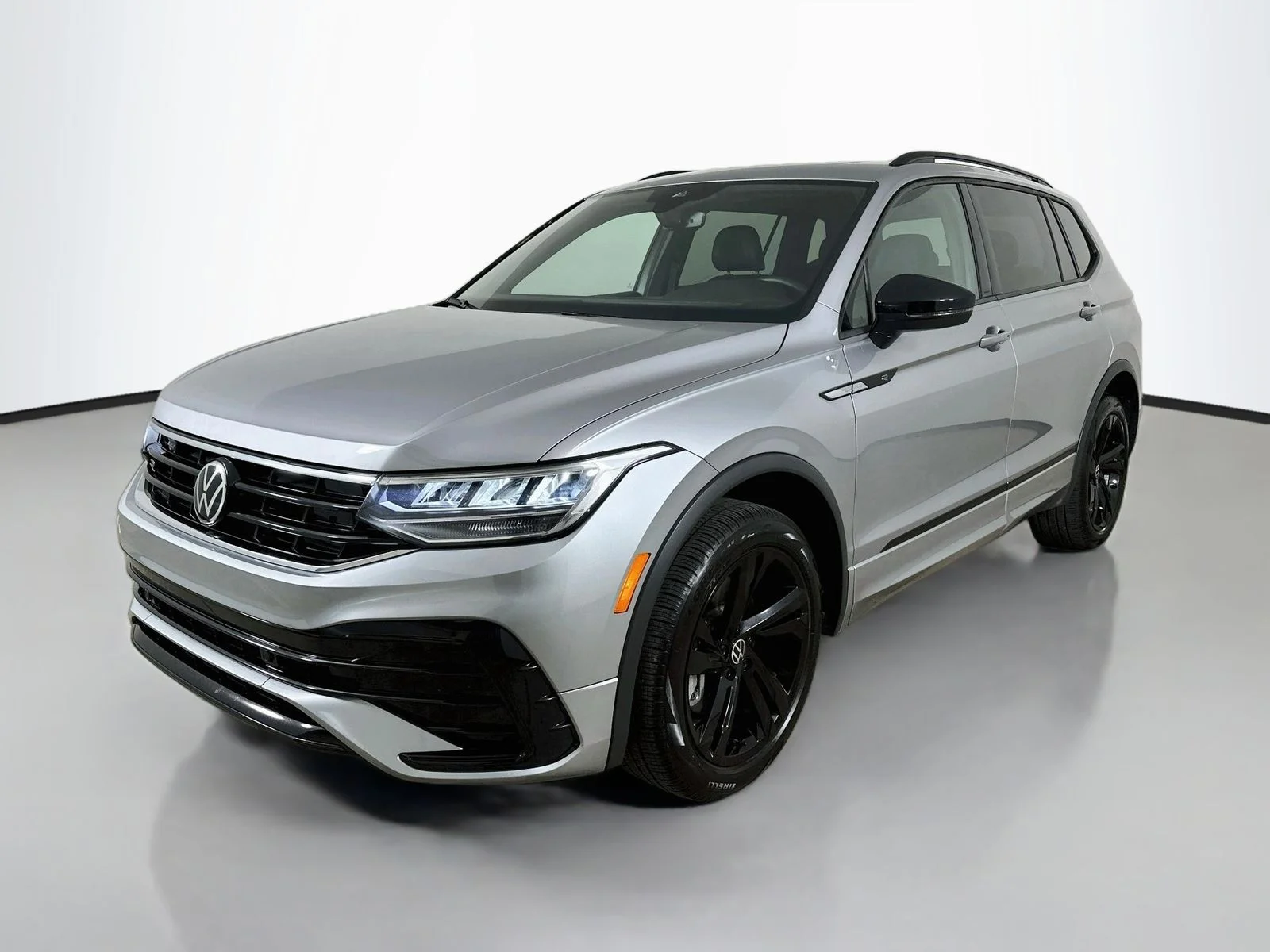 Used 2024 Silver Volkswagen  image 1