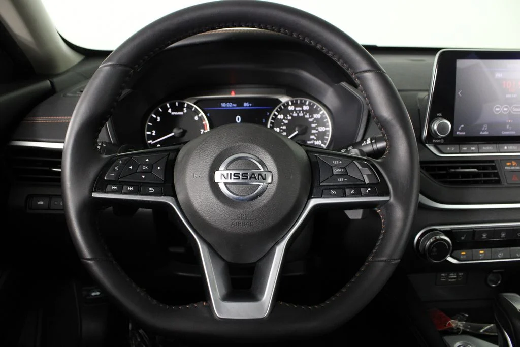 Certified Used 2020 Silver Nissan 2.5 SR image 26