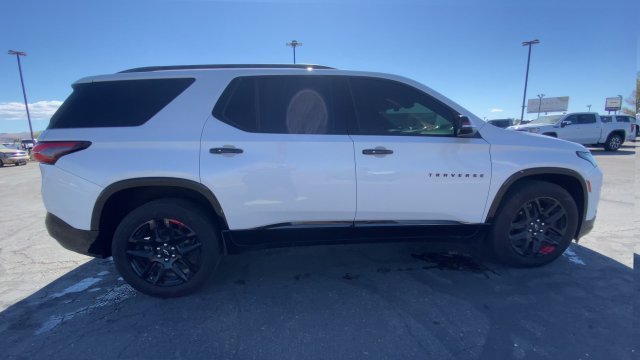 Used 2022 IRIDESCENT PEARL TRICOAT Chevrolet Premier image 9