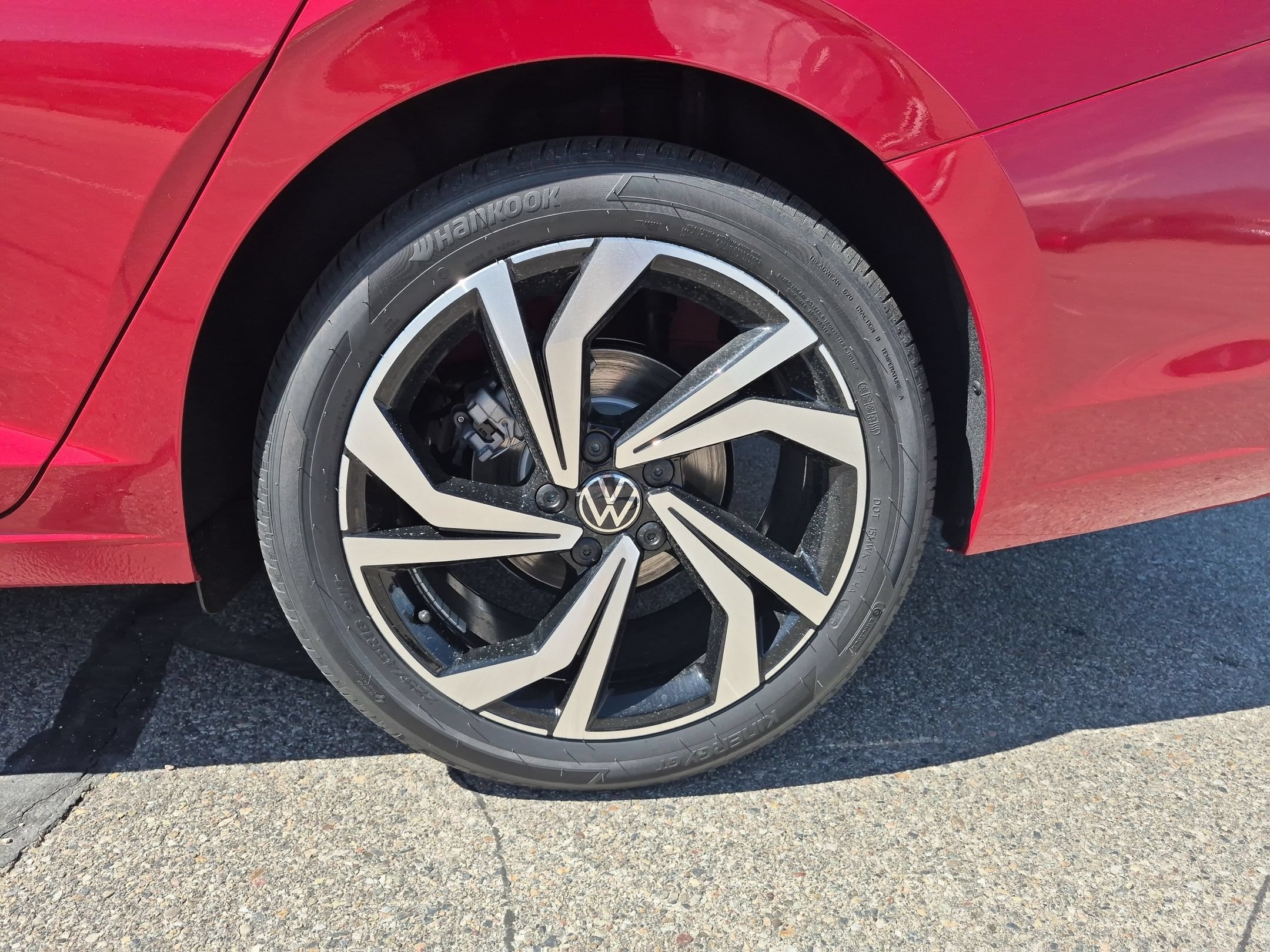 New 2027 Kings Red Metallic Volkswagen SEL image 16