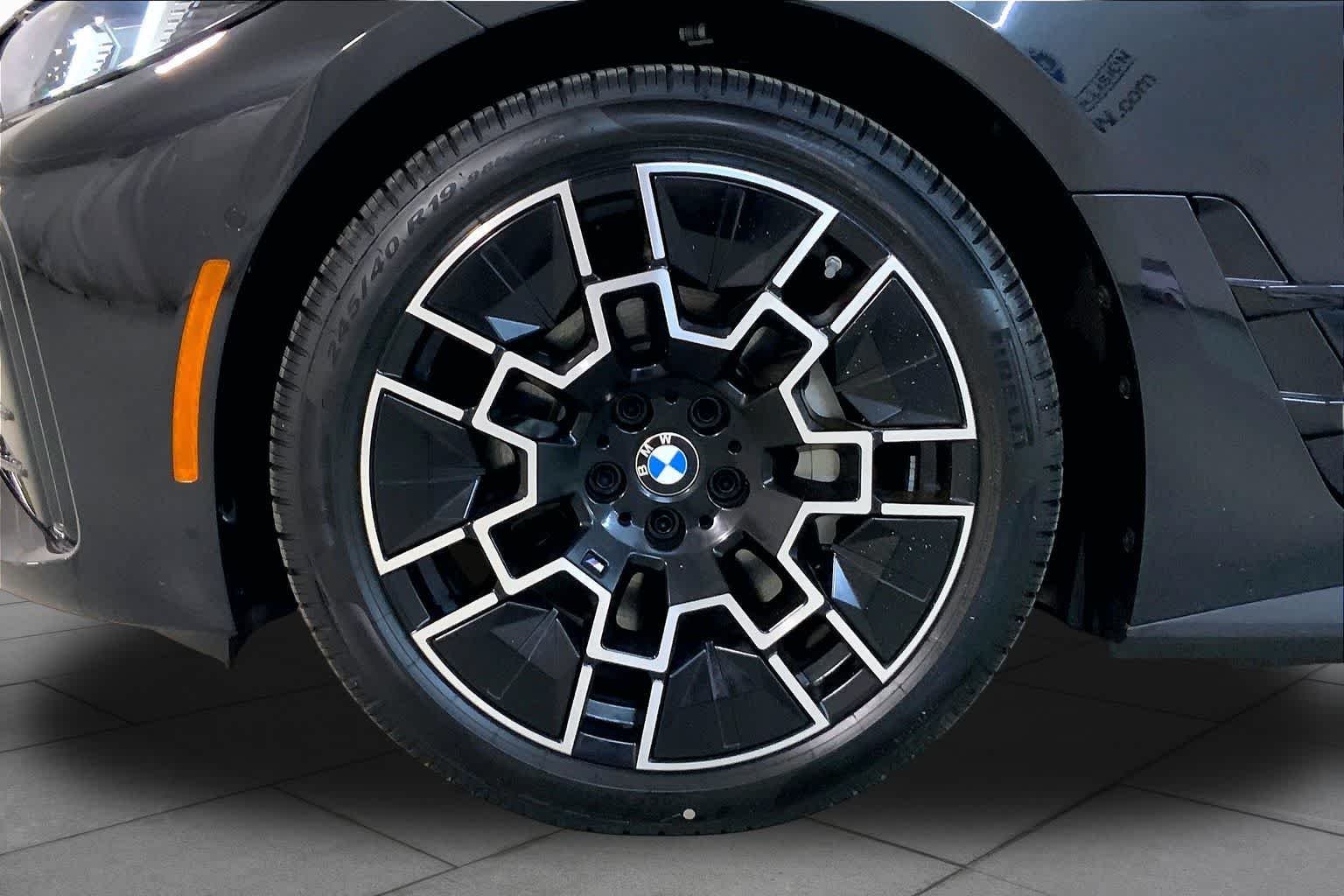 New 2026 Black Sapphire Metallic BMW xDrive40 image 11