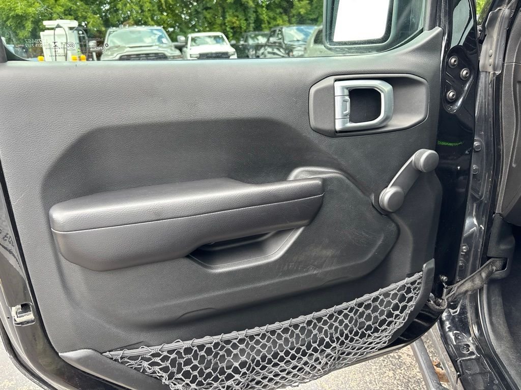Used 2019 Black Jeep Sport image 14