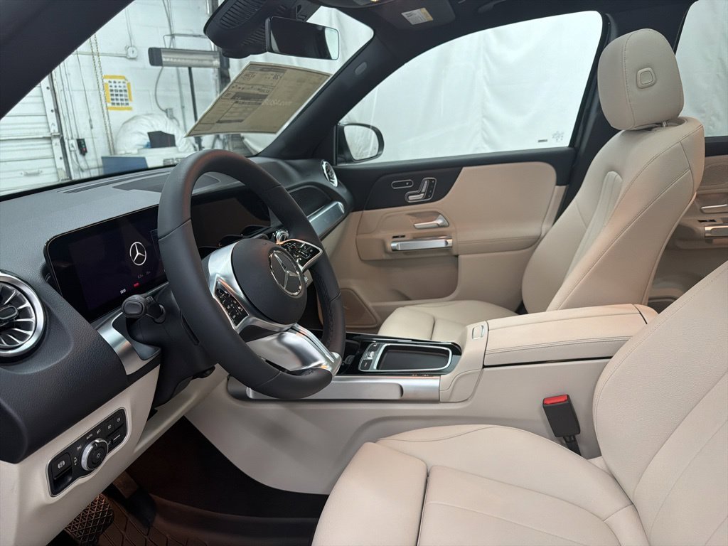 Used 2026 Black Mercedes-Benz GLB 250 image 14