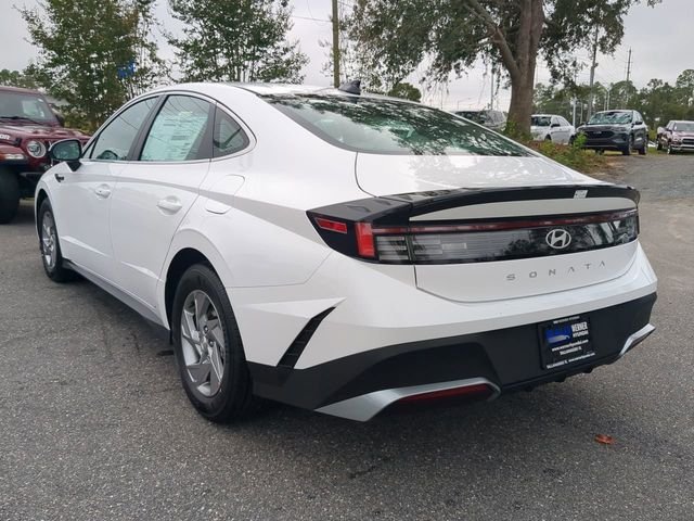 New 2026 White Hyundai SE image 33