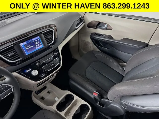 Used 2024 Black Chrysler LX image 21