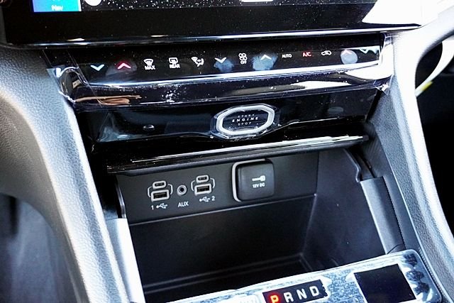 New 2026 Baltic Gray Metallic Clear-Coat Exterior Paint Jeep Limited image 31