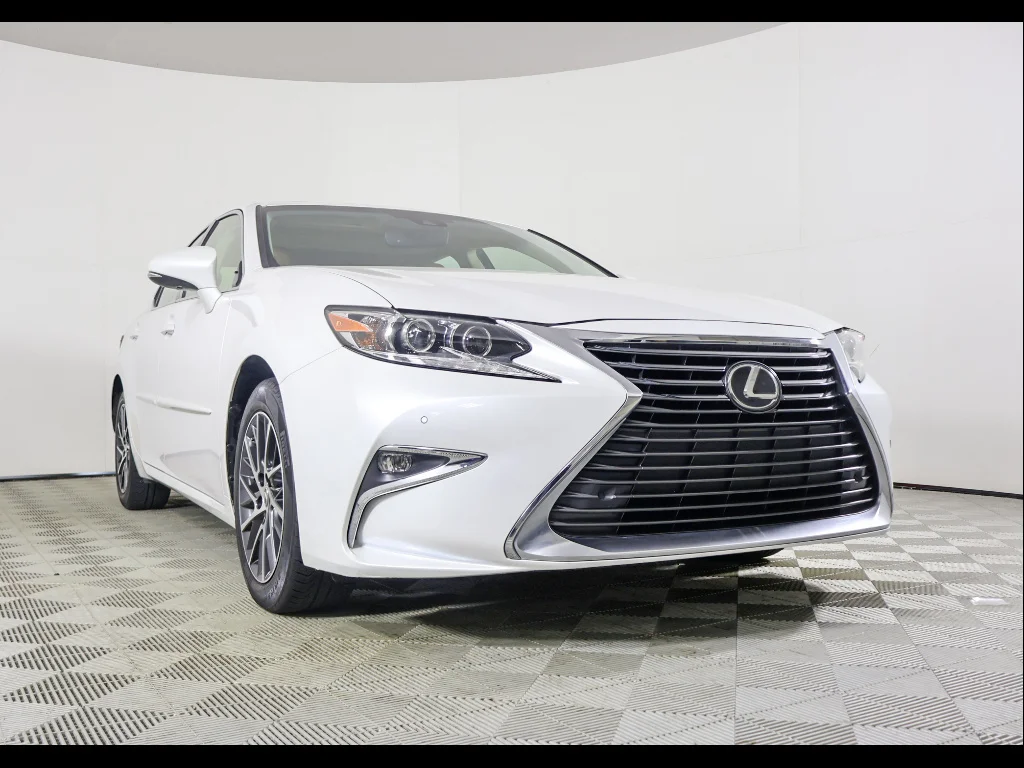 2016 Lexus ES 350 350's photo