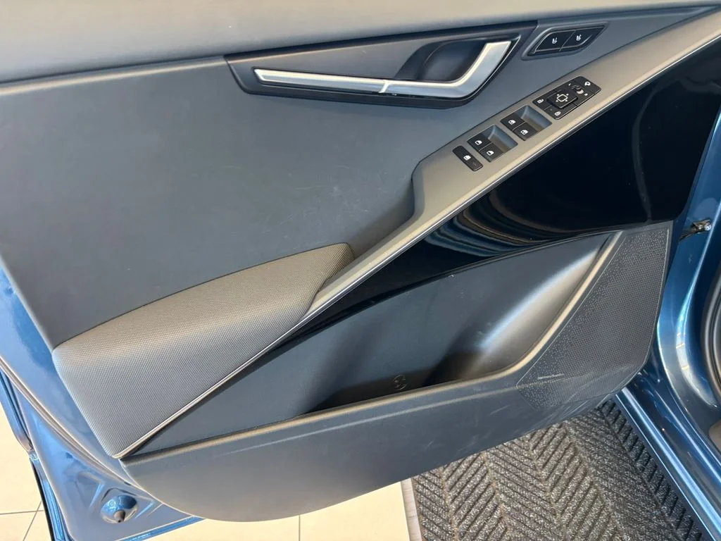 Used 2023 Blue Kia SX image 13