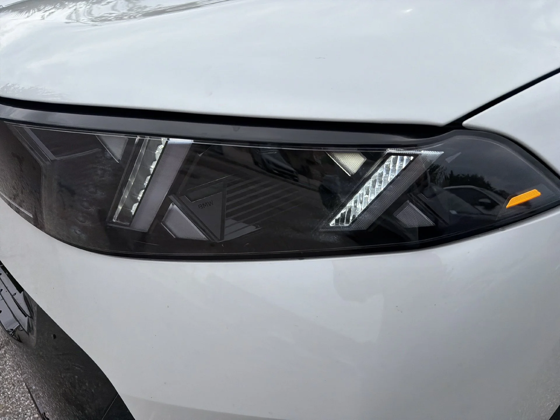 New 2027 Mineral White Metallic BMW  image 9