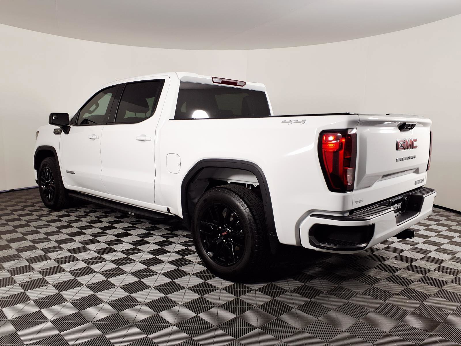 Used 2025 Summit White GMC Elevation image 6