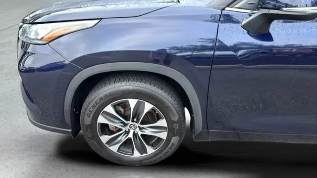 Used 2020  Toyota XLE image 38