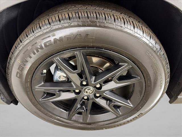 Certified Used 2026 WIND CHILL PEARL Toyota  image 12