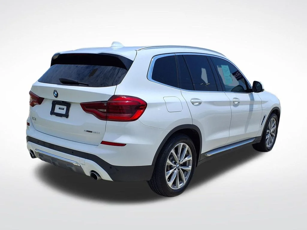 Used 2019 White BMW sDrive30i image 9