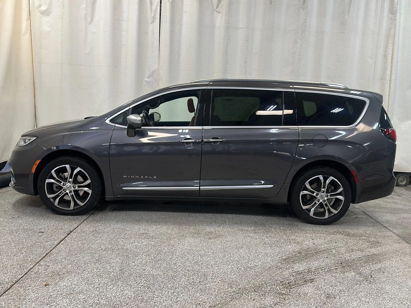 Used 2021 Chrysler Pacifica Pinnacle with VIN 2C4RC3PG1MR508024 for sale in Waconia, Minnesota