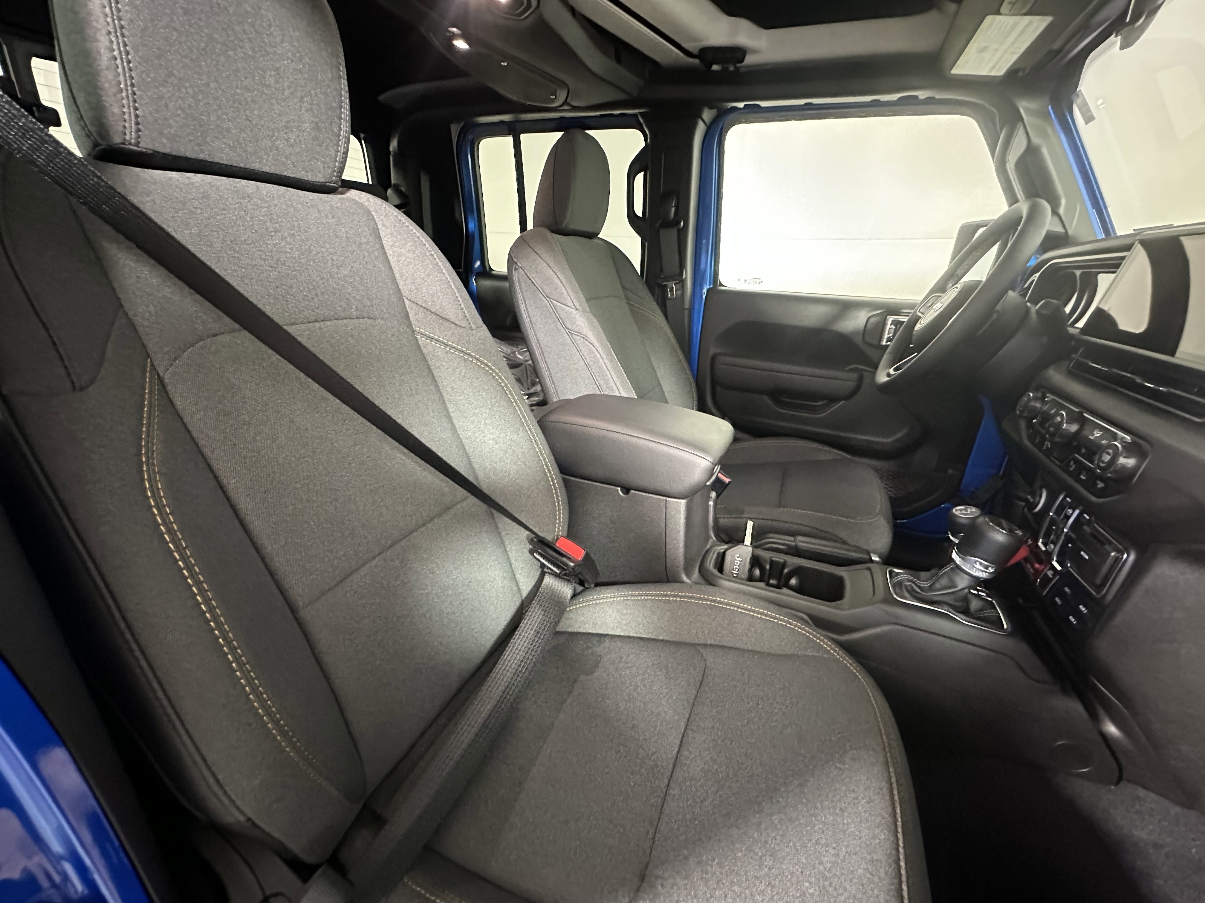 2025 Jeep Gladiator Willys - Photo 24