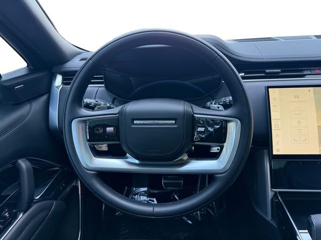 Used 2025 White Land Rover SE image 13