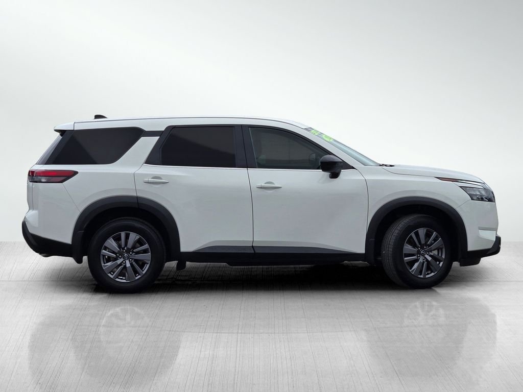 Used 2025 Glacier White Nissan S image 3