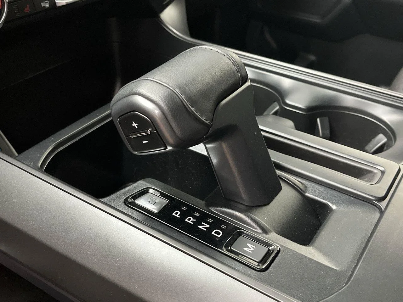 Used 2024 Black Ford XLT image 27