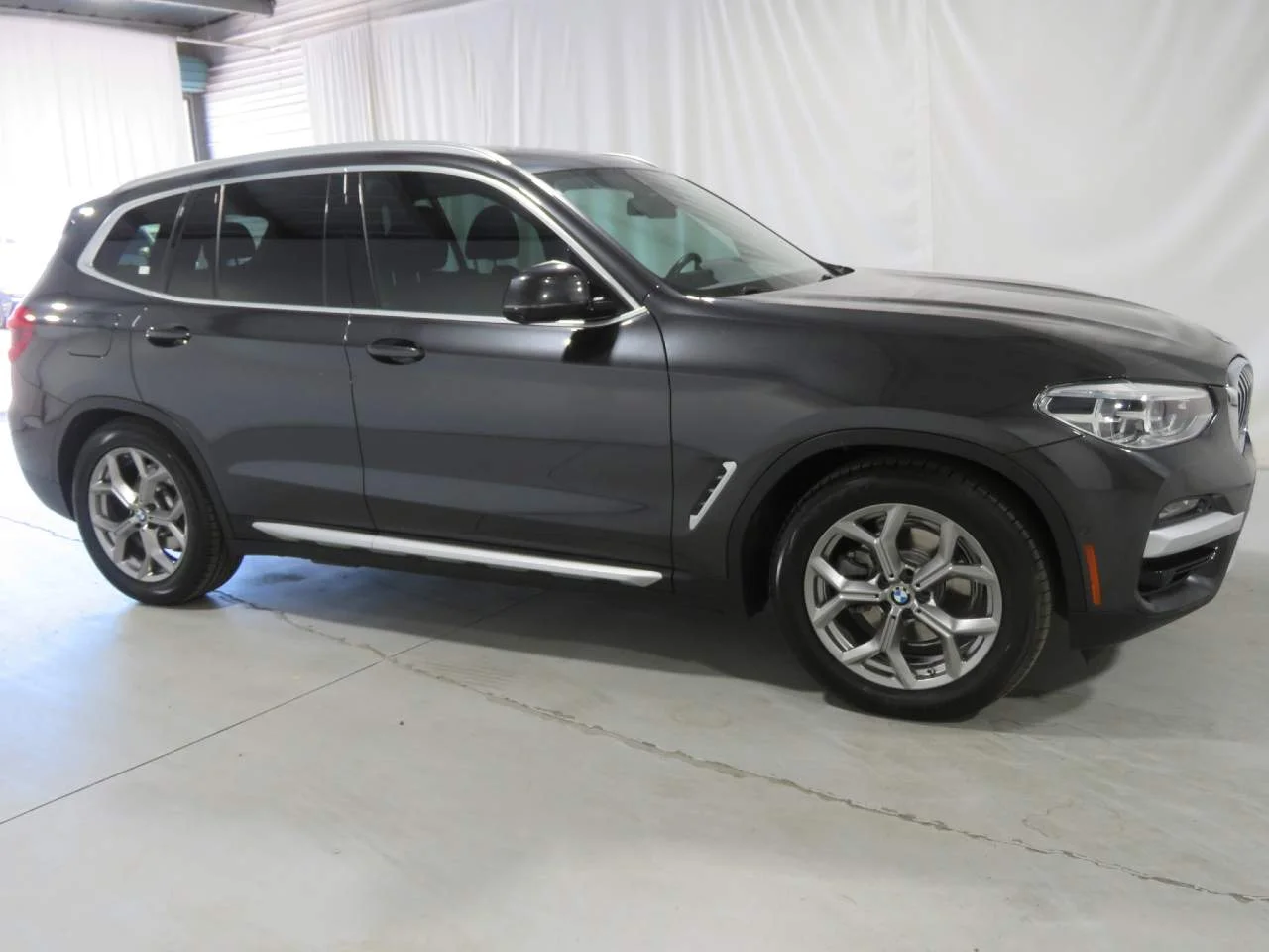 Used 2020 Dark Graphite Metallic BMW xDrive30e image 7