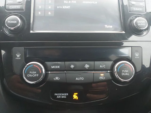 Used 2014 Graphite Blue Nissan SV image 17