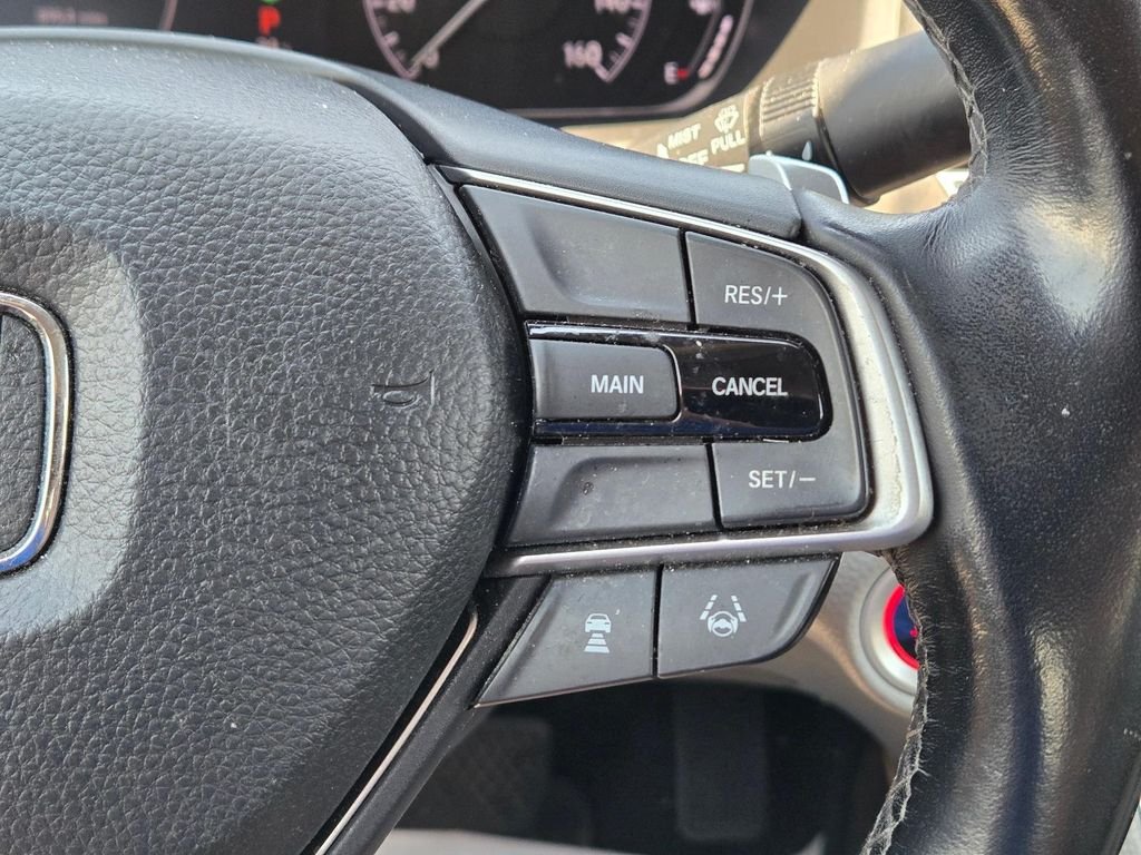 Used 2020 Silver Honda EX-L image 23