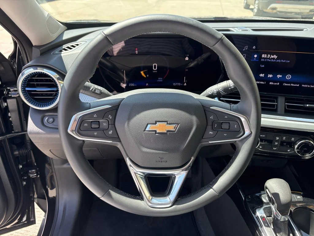 Used 2025 Black Chevrolet LT image 9