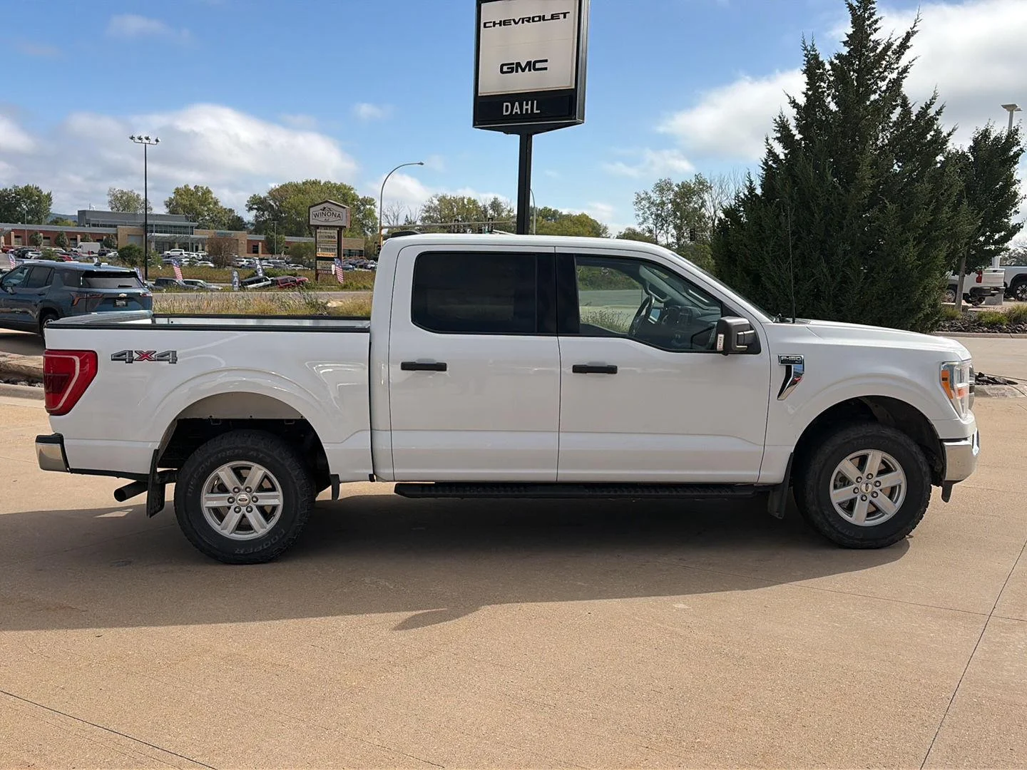 Used 2022 White Ford XL image 2