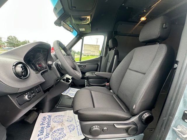 New 2026 Blue Gray Mercedes-Benz Cargo 170 WB image 15