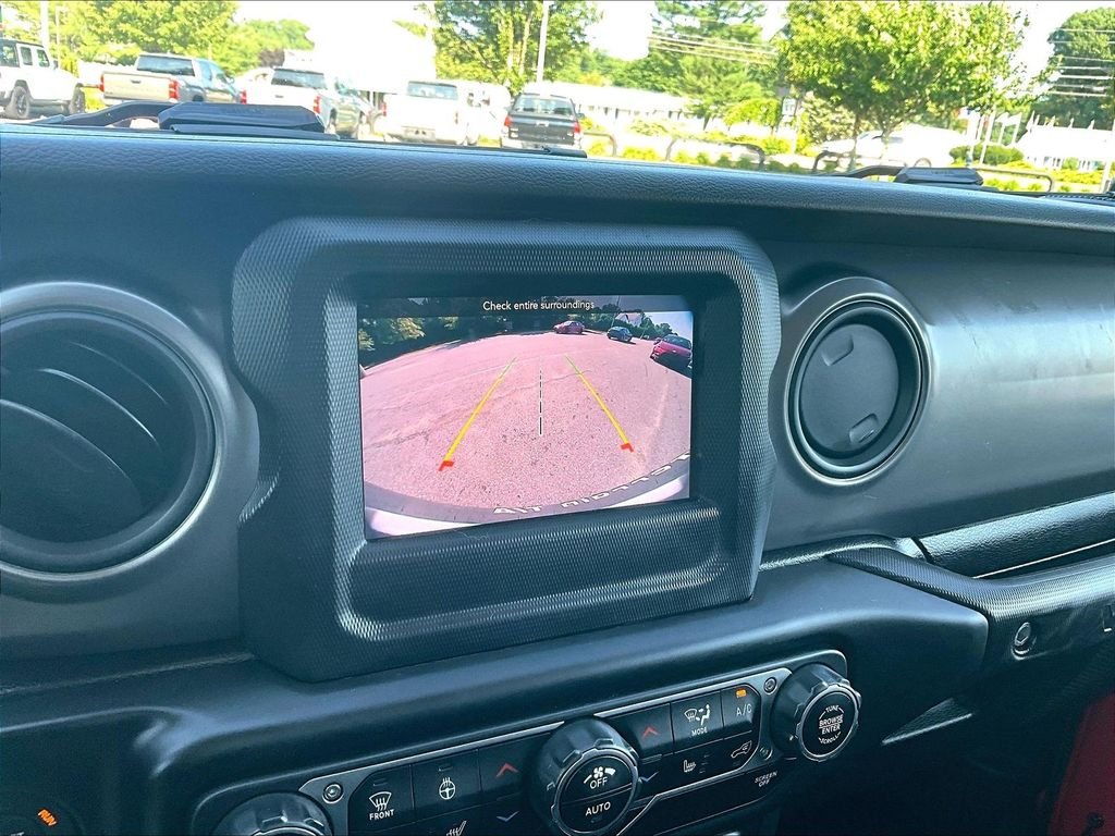 Used 2021 Red Jeep Sport S image 19