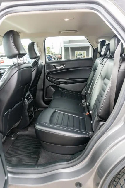 Used 2023 Gray Ford SEL image 11